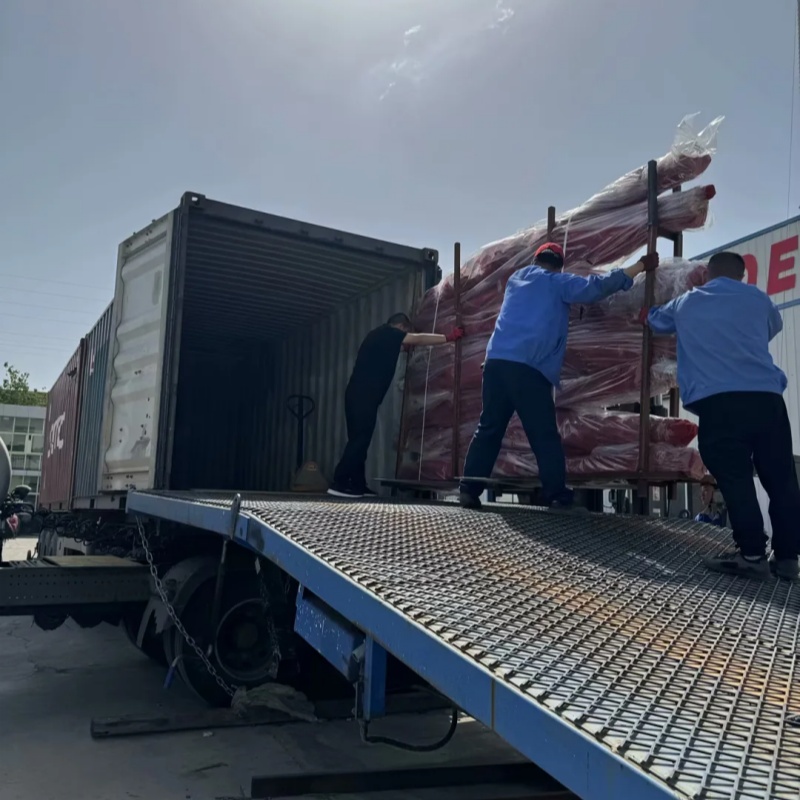 LOADING TOWER LIGHT IN CONTAINER